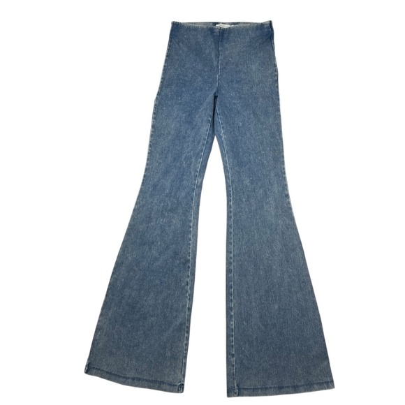 Good American Soft Sculpt Pull On Flare Jeans Size M - Picture 4 of 14